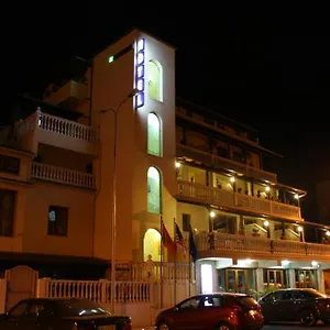Martini Wlora