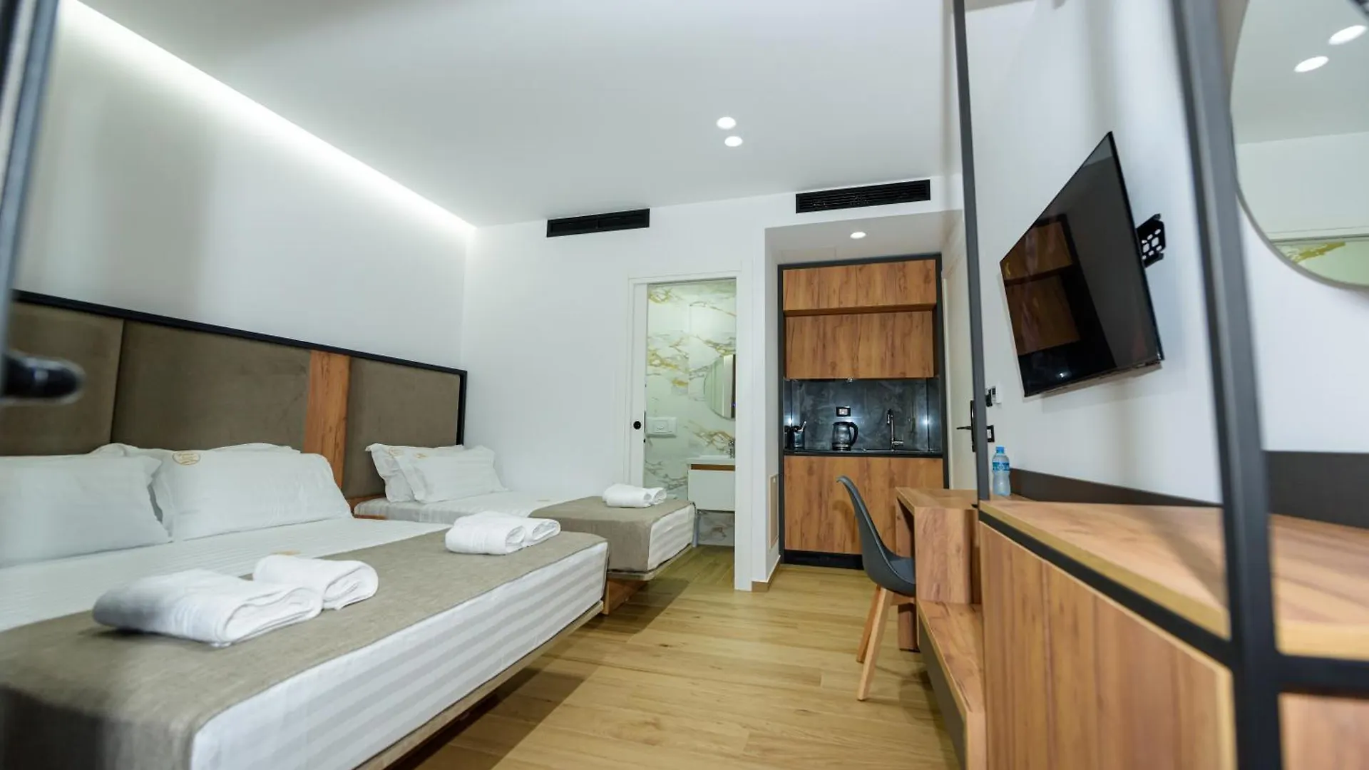 Kevin'S Aparthotel Vlore 0*,  Albania