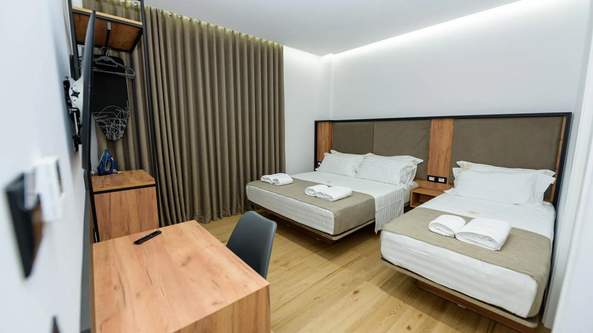Hotel Kevin'S Aparthotel Vlore