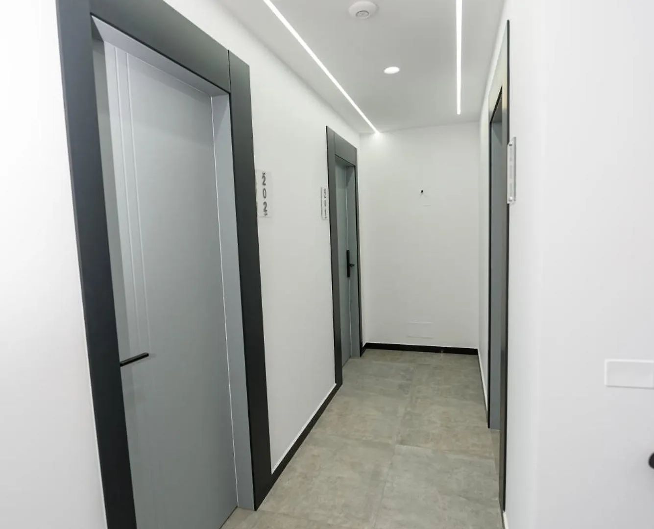Kevin'S Aparthotel Vlore Hotel